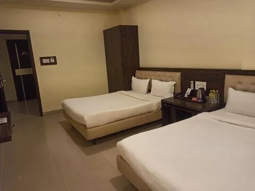 Twin bed room